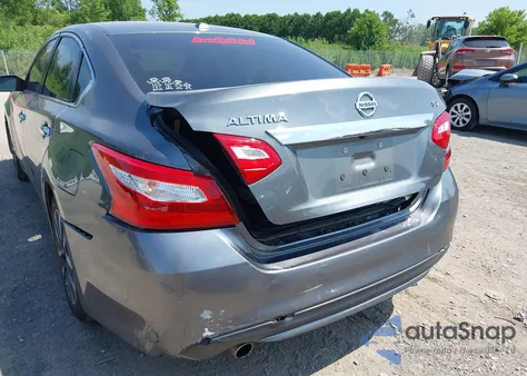 2017 Nissan Altima 2.5 Sv z USA, uszkodzony, nr VIN 1N4AL3AP8HC191725